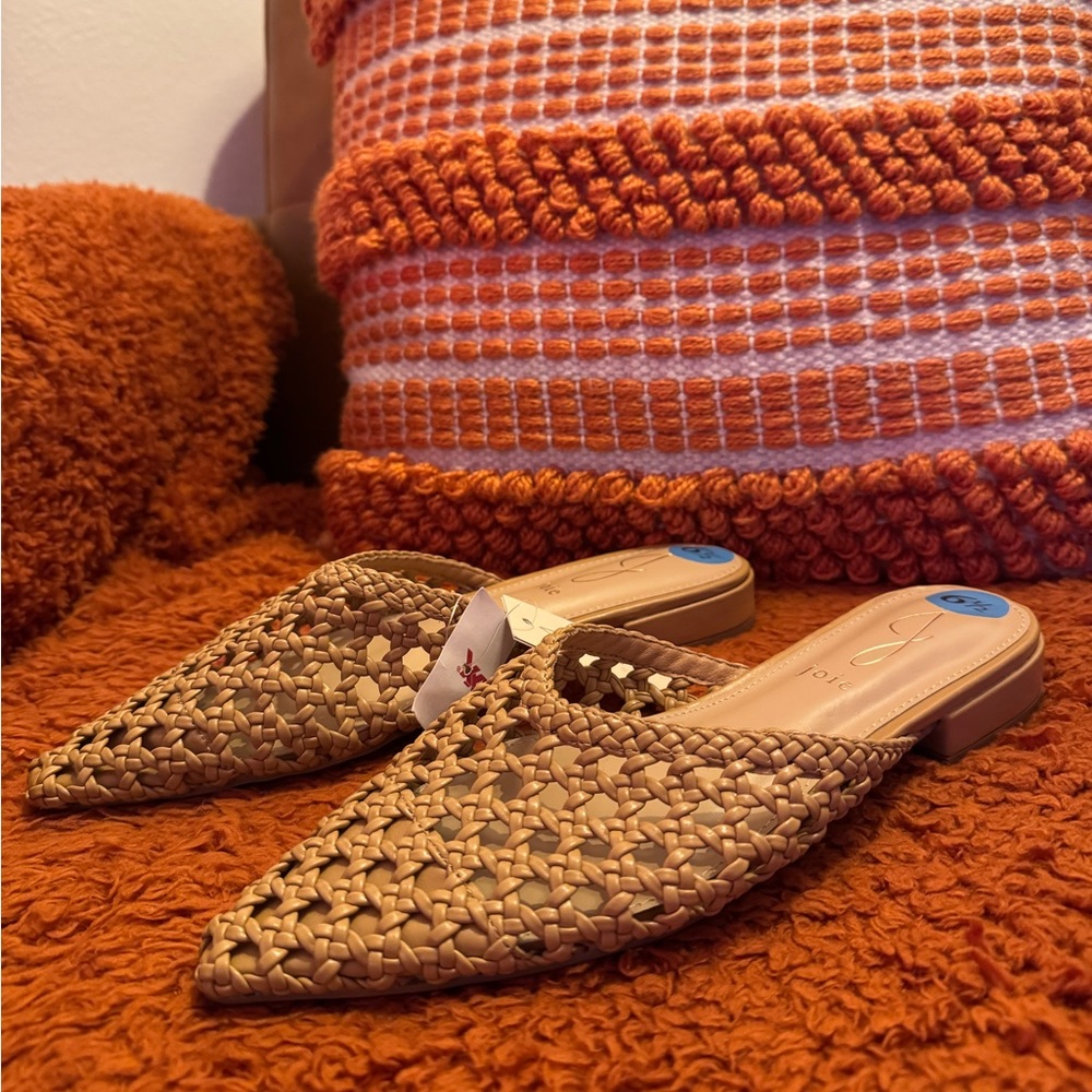 NWT Joie Behold Lace Woven Low Tan Pointed Slip-on Mule Size 6.5